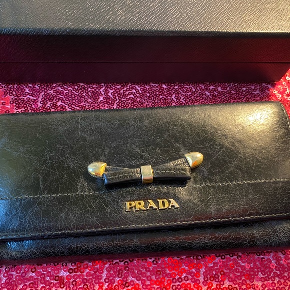 Authentic Prada Vitello Calf Skin Leather Continental Bow Wallet - Picture 3 of 15